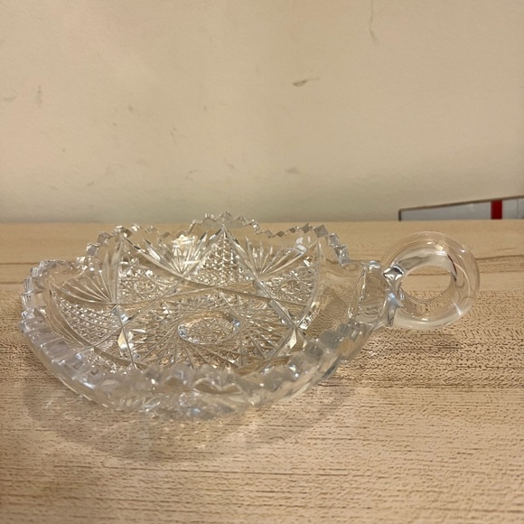 Clear crystal candy/trinket/candle holder with handle dish - Picture 2 of 8